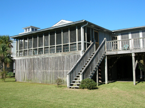 Front of Sullivan's Island beach house rental
