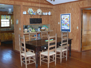 Sullivan's Island Beach House Dining Area